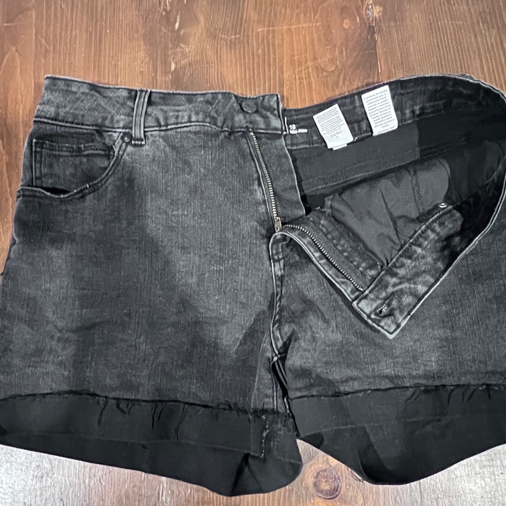 Time and Tru Black Denim Shorts with Rolled Hem